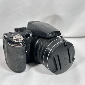 Fujifilm Finepix S4250WM 14MP 24X Digital Camera with Cap for Parts READ X